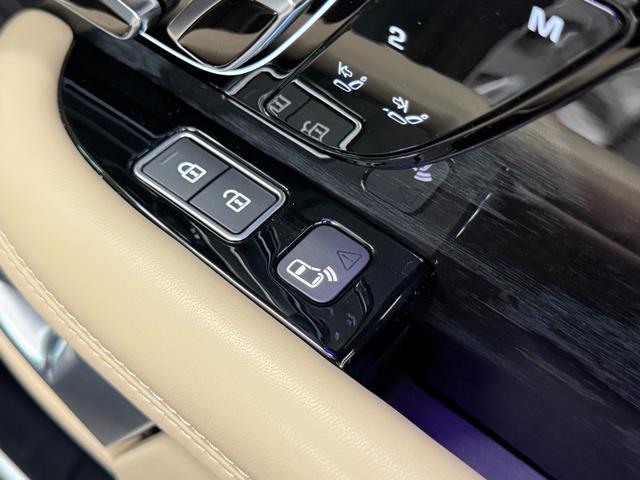 レンジローバー オートバイオグラフィー 525PS 後期 Aダイナミクス アトラスEXTアクセント PSR 灰革 Sヒーター&クーラー 4ゾーンAC 純正ナビ 全周C&PAS ドライバーアシストP ハンズフリーRゲート ピクセルLED ソフトクローズドア 純正21AW 禁煙(35枚目)