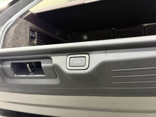 レンジローバー オートバイオグラフィー 525PS 後期 Aダイナミクス アトラスEXTアクセント PSR 灰革 Sヒーター&クーラー 4ゾーンAC 純正ナビ 全周C&PAS ドライバーアシストP ハンズフリーRゲート ピクセルLED ソフトクローズドア 純正21AW 禁煙(39枚目)