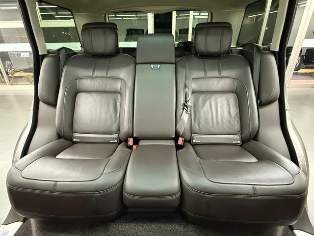 レンジローバー オートバイオグラフィー 525PS 後期 Aダイナミクス アトラスEXTアクセント PSR 灰革 Sヒーター&クーラー 4ゾーンAC 純正ナビ 全周C&PAS ドライバーアシストP ハンズフリーRゲート ピクセルLED ソフトクローズドア 純正21AW 禁煙(46枚目)