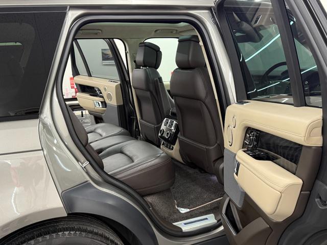 レンジローバー オートバイオグラフィー 525PS 後期 Aダイナミクス アトラスEXTアクセント PSR 灰革 Sヒーター&クーラー 4ゾーンAC 純正ナビ 全周C&PAS ドライバーアシストP ハンズフリーRゲート ピクセルLED ソフトクローズドア 純正21AW 禁煙(50枚目)