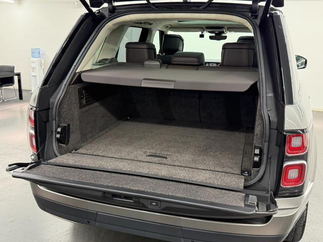 レンジローバー オートバイオグラフィー 525PS 後期 Aダイナミクス アトラスEXTアクセント PSR 灰革 Sヒーター&クーラー 4ゾーンAC 純正ナビ 全周C&PAS ドライバーアシストP ハンズフリーRゲート ピクセルLED ソフトクローズドア 純正21AW 禁煙(51枚目)