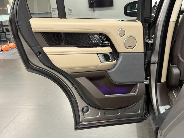 レンジローバー オートバイオグラフィー 525PS 後期 Aダイナミクス アトラスEXTアクセント PSR 灰革 Sヒーター&クーラー 4ゾーンAC 純正ナビ 全周C&PAS ドライバーアシストP ハンズフリーRゲート ピクセルLED ソフトクローズドア 純正21AW 禁煙(69枚目)