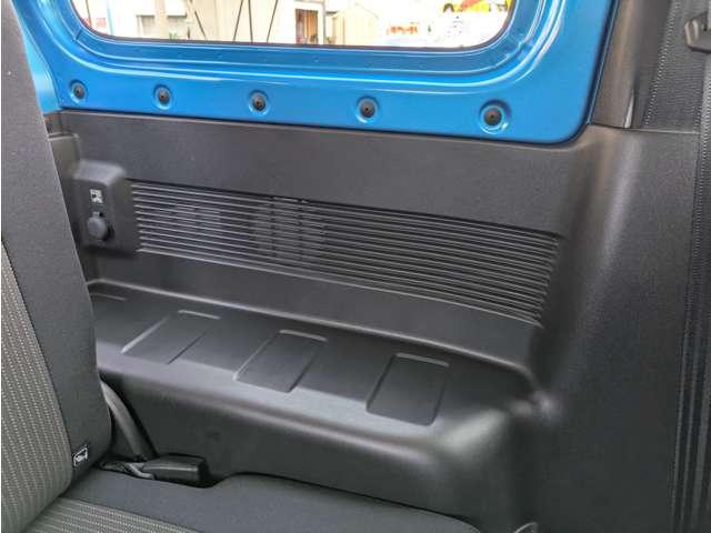 ジムニー XC ロッソモデロマフラー PIBOT製スロットルコントローラー ケンウッドメモリーナビ(KXM-E505W2) ドライブレコーダー バックカメラ クルーズコントロール ETC シートヒーター 保証書 取説(51枚目)