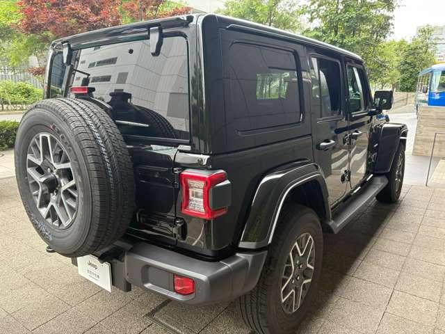 ジープ・ラングラーアンリミテッド サハラ 認定中古車 4WD ACC フリップトップサンライダー付き車両 ETC2.0 サイドステップ オールテレインタイヤ 純正ホイール 18インチ ナビ12.3インチ パワーシート(7枚目)