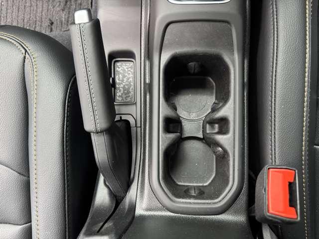 ジープ・ラングラーアンリミテッド サハラ 認定中古車 4WD ACC フリップトップサンライダー付き車両 ETC2.0 サイドステップ オールテレインタイヤ 純正ホイール 18インチ ナビ12.3インチ パワーシート(24枚目)