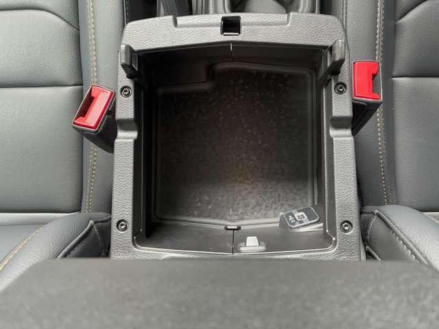 ジープ・ラングラーアンリミテッド サハラ 認定中古車 4WD ACC フリップトップサンライダー付き車両 ETC2.0 サイドステップ オールテレインタイヤ 純正ホイール 18インチ ナビ12.3インチ パワーシート(25枚目)