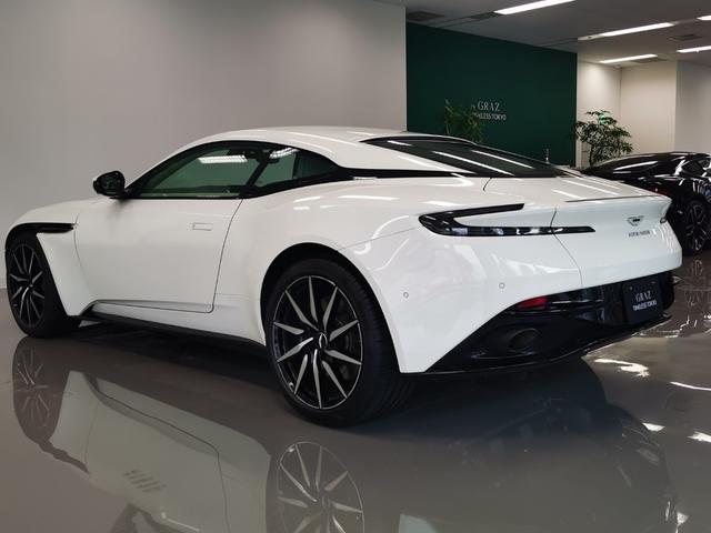 ＤＢ１１ 　Ｖ８　Ｃｏｕｐｅ　タモアッシュオープンポアトリムインレイ　サテンシルバージュエリーパックブラックボディパック　１０スポークディレクショナルグロスブラックＤＴホイール（13枚目）