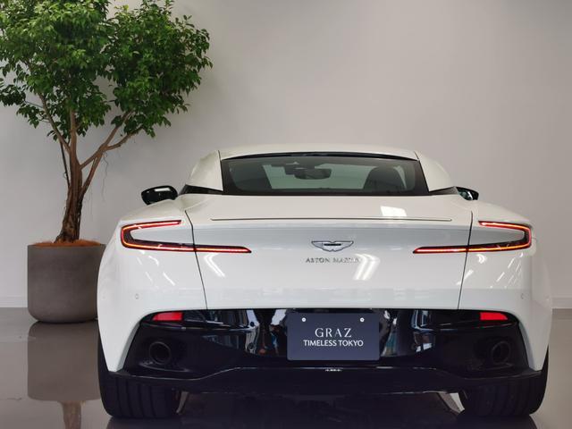 ＤＢ１１ 　Ｖ８　Ｃｏｕｐｅ　タモアッシュオープンポアトリムインレイ　サテンシルバージュエリーパックブラックボディパック　１０スポークディレクショナルグロスブラックＤＴホイール（15枚目）