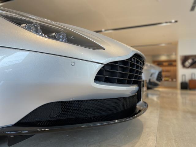 アストンマーティン ＤＢ１１