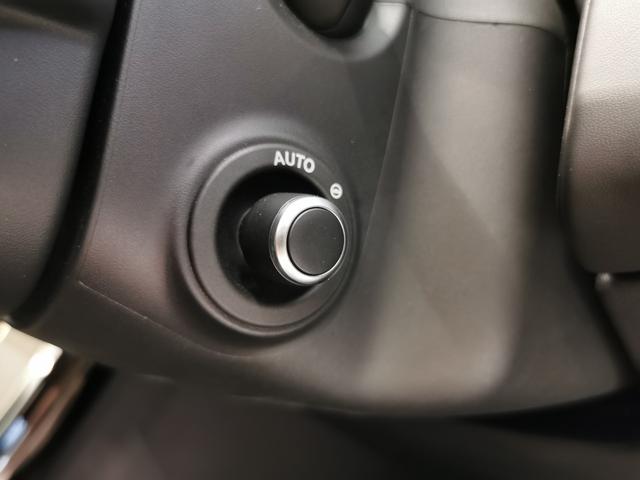レンジローバーイヴォーク ダイナミック　ＨＳＥ　Ｐ２５０　１オーナー　黒革シート　サンルーフ　フロントシートヒーター＆クーラー、リアシートヒーター　ＭＥＲＩＤＩＡＮ　クリアサイトインテリアリアビューミラー　ワイヤレスデバイスチャージング　ＡＣＣ（16枚目）