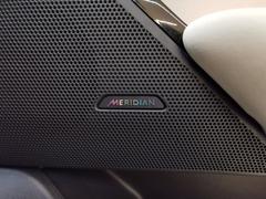 【ＭＥＲＩＤＩＡＮサウンドシステム】英国の歴史あるオーディオブランド「ＭＥＲＩＤＩＡＮ」の音響システムを搭載。車内音響を臨場感豊かに、いつものドライブを「想い出」に変えてくれます。 7