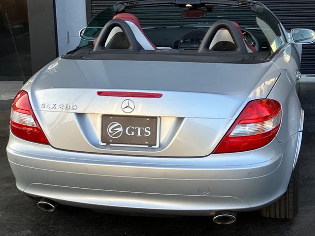 ＳＬＫ２８０　ディーラー車　右ハンドル　電動ＴＯＰ　レッドレザー　純正１６ＡＷ　純正ＤＶＤナビ　パワーシート　シートヒーター　シートメモリー　エアスカーフ　クルーズコントロール　クリアランスソナー　ＥＴＣ　ドラレコ(25枚目)