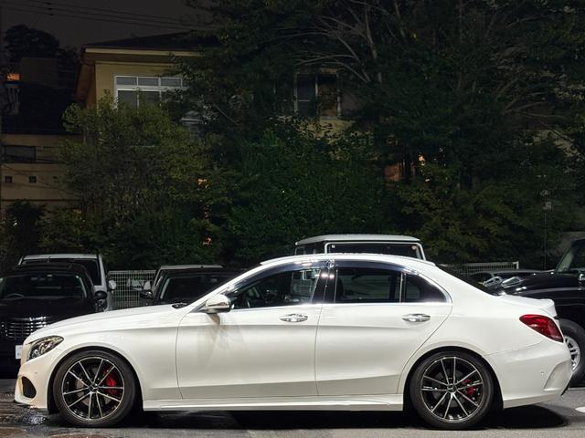 Cクラス C200アバンギャルド AMGライン ディーラー車 右ハンドル ブラックレザー AMGエアロ 純正ナビ フルセグ対応 社外18AW レッドキャリパー LEDライト ローダウン パワーシート シートヒーター アダプティブクルーズ ETC(3枚目)