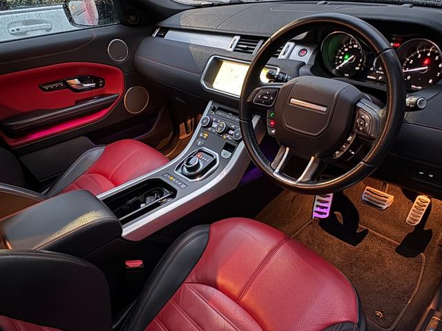 レンジローバーイヴォーク ＨＳＥダイナミック　ディーラー車　１オーナー　レッドコンビレザー　パノラマガラスルーフ　純正ナビ　純正２０ＡＷ　パワーゲート　スマートキー　メリディアンサウンド　フルセグ対応　パワーシート　バックカメラ　レーンキープ（3枚目）