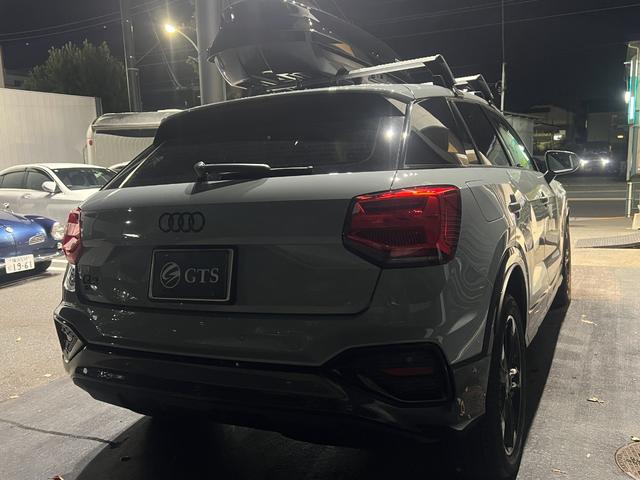 Q2 TDIブラックスタイルプラス 200台限定 ディーラー車 ブラックレザー 専用ボディカラー 専用18AW 純正ナビ マトリクスLED フルセグ対応 バーチャルコックピット パワーゲート ドラレコ 純正ルーフボックス ワイヤレス充電(2枚目)