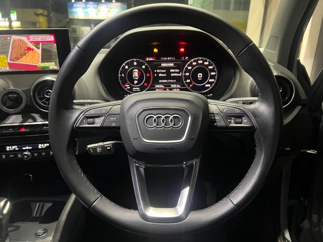Q2 TDIブラックスタイルプラス 200台限定 ディーラー車 ブラックレザー 専用ボディカラー 専用18AW 純正ナビ マトリクスLED フルセグ対応 バーチャルコックピット パワーゲート ドラレコ 純正ルーフボックス ワイヤレス充電(6枚目)