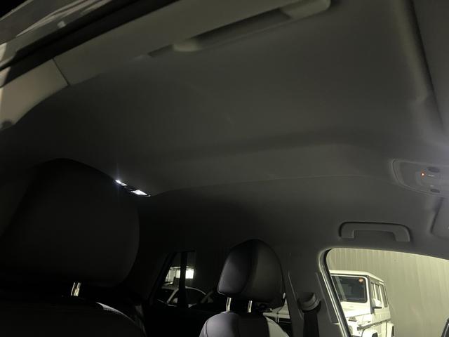 Q2 TDIブラックスタイルプラス 200台限定 ディーラー車 ブラックレザー 専用ボディカラー 専用18AW 純正ナビ マトリクスLED フルセグ対応 バーチャルコックピット パワーゲート ドラレコ 純正ルーフボックス ワイヤレス充電(19枚目)