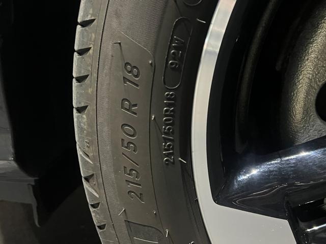 Q2 TDIブラックスタイルプラス 200台限定 ディーラー車 ブラックレザー 専用ボディカラー 専用18AW 純正ナビ マトリクスLED フルセグ対応 バーチャルコックピット パワーゲート ドラレコ 純正ルーフボックス ワイヤレス充電(25枚目)