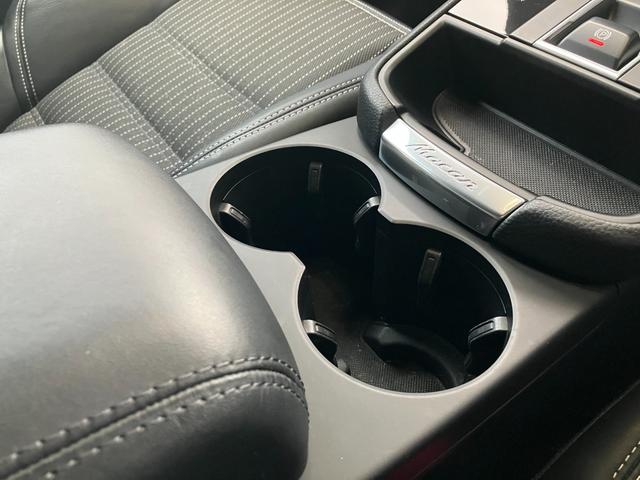 マカン マカンT スポーツクロノPKG ディーラー車 右ハンドル ブラックハーフレザー 純正ナビ RSスパイダー21AW パワステプラス エントリー&ドライブ レーンキープ スポーツステアリング ドラレコ LEDライト(12枚目)