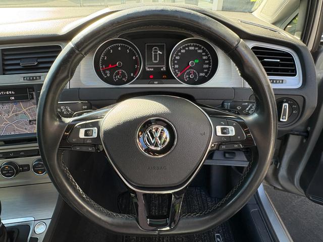 ゴルフヴァリアント ＴＳＩコンフォートラインブルーモーションテクノロジー　ディーラー車　右ハンドル　ディスカバープロ　純正１６ＡＷ　フルセグ対応　アダプティブクルーズ　バックカメラ　スマートキー　電格ミラー　プッシュスタート　レーンキープ　パドルシフト　キセノン　ＥＴＣ（6枚目）