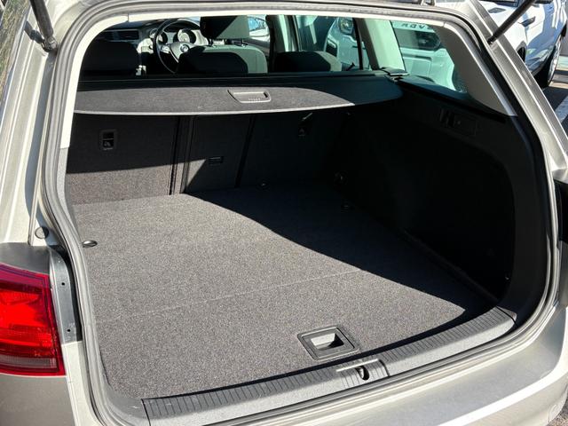 ゴルフヴァリアント ＴＳＩコンフォートラインブルーモーションテクノロジー　ディーラー車　右ハンドル　ディスカバープロ　純正１６ＡＷ　フルセグ対応　アダプティブクルーズ　バックカメラ　スマートキー　電格ミラー　プッシュスタート　レーンキープ　パドルシフト　キセノン　ＥＴＣ（27枚目）