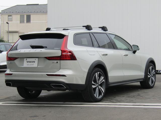 Ｖ６０ クロスカントリー　Ｂ５　ＡＷＤ　プロ　４ＷＤ　４８Ｖ　ＣｌｉｍａｔｅＰＫＧ　白革　１９ＡＷ純正前後ドラレコ　ＬＥＤライト　スマートキー　シートヒーター　アダプティブクルーズコントロール　パワーシート　フルセグＴＶ　３６０度ビューカメラ（41枚目）