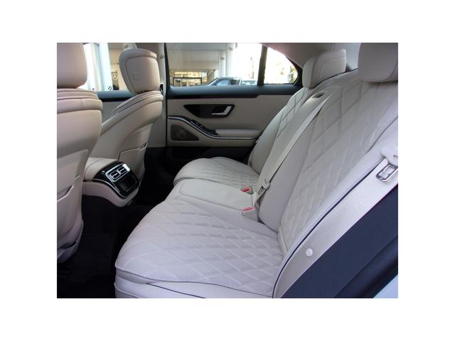 Ｓクラス Ｓ４５０ｄ　４マチック　ＡＭＧラインパッケージ　ベーシックパッケージ　ドライバーズパッケージ　レザーエクスクルーシブパッケージ　Ｂｌｕｅｔｏｏｔｈ接続　ＥＴＣ　ＬＥＤヘッドライト　ＴＶ　アイドリングストップ（29枚目）