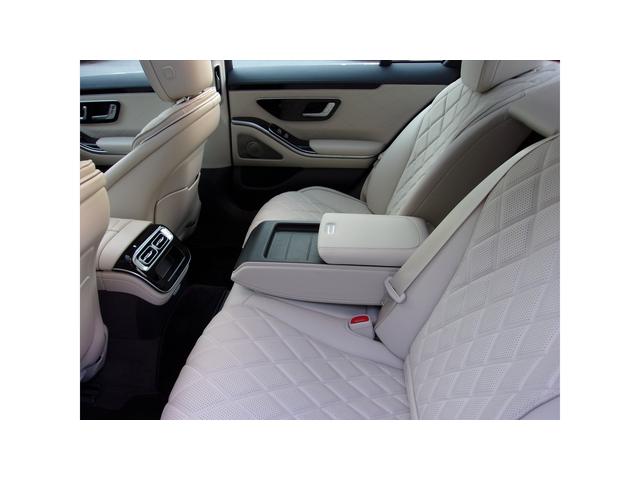 Ｓクラス Ｓ４５０ｄ　４マチック　ＡＭＧラインパッケージ　ベーシックパッケージ　ドライバーズパッケージ　レザーエクスクルーシブパッケージ　Ｂｌｕｅｔｏｏｔｈ接続　ＥＴＣ　ＬＥＤヘッドライト　ＴＶ　アイドリングストップ（30枚目）