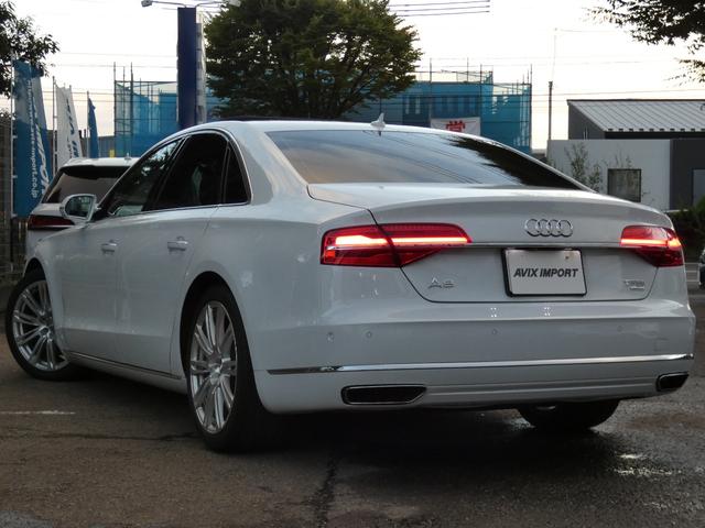 A8 4.0TFSIクワトロ V8ターボ 後期型 ガラスSR 黒革 シートヒーター&ベンチレーター 4ゾーンAC MMIナビ BOSEサウンド 全周カメラ ACC&サイドアシスト&レーンアシスト パワークロージングD マトリクスLED エアサス 純正20AW(2枚目)