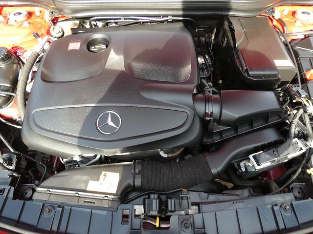 GLAクラス GLA250 4マチック オフロード レザーEXC-PKG パノラミックSR 茶革 シートヒーター 純正HDDナビ地デジ harman/kardon Bカメラ&PTS RSP アイドリングS キーレスゴー 電動Rゲート 専用サスペンション&18インチAW(25枚目)