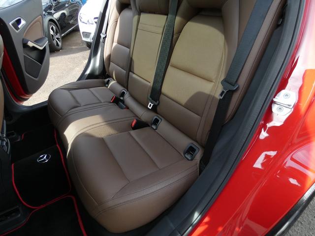 GLAクラス GLA250 4マチック オフロード レザーEXC-PKG パノラミックSR 茶革 シートヒーター 純正HDDナビ地デジ harman/kardon Bカメラ&PTS RSP アイドリングS キーレスゴー 電動Rゲート 専用サスペンション&18インチAW(41枚目)