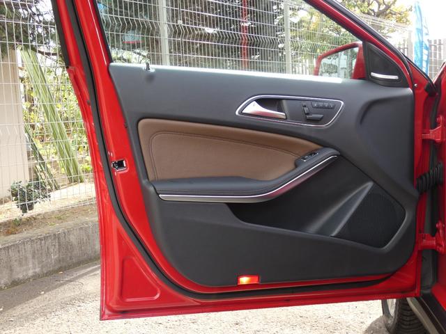 GLAクラス GLA250 4マチック オフロード レザーEXC-PKG パノラミックSR 茶革 シートヒーター 純正HDDナビ地デジ harman/kardon Bカメラ&PTS RSP アイドリングS キーレスゴー 電動Rゲート 専用サスペンション&18インチAW(45枚目)
