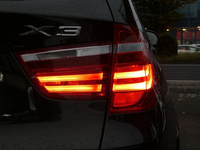 X3 セレブレーションエディションブラックアウト 限定200台 黒革 シートヒーター 専用インテリア 純正HDDナビ地デジ 全周カメラ&PDC Dアシストプラス コンフォートA バイキセノンHL 電動Rゲート 専用18インチAW 禁煙(6枚目)