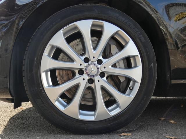 Ｅクラスステーションワゴン Ｅ４００　４マチックステーションワゴンエクスクルシブ　黒革　全席シートヒーター　純正ＨＤＤナビ　地デジ＆ＣａｒＰｌａｙ　Ｂｕｒｍｅｓｔｅｒサウンド　全周Ｃ＆ＰＴＳ　ＨＵＤ＆レーダーセーフティＰＫＧ　エアバランスＰＫＧ　電動Ｒゲート　エアサス　純正１８ＡＷ　禁煙（37枚目）