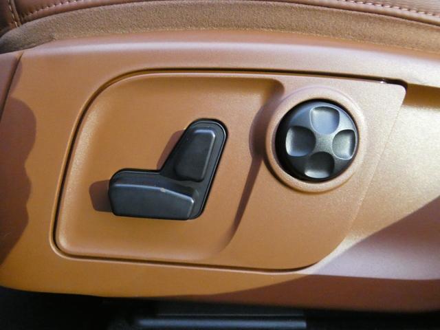 レヴァンテ グランスポーツ 後期型 右H正規D車 パノラマSR 茶革(ナチュラルレザー) シートヒーター&ベンチレーター カーボンインテ Bowers&Wilkins 全周カメラ Dアシスタンス ソフトクローズD エアサス&Sフックサス 黒キャリパー 純正21AW(41枚目)