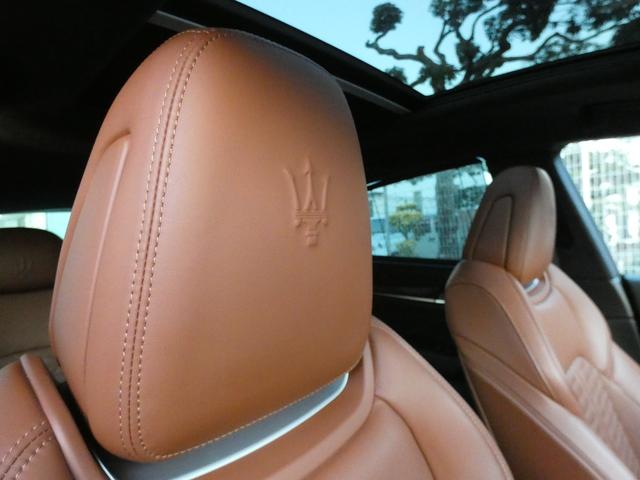 レヴァンテ グランスポーツ 後期型 右H正規D車 パノラマSR 茶革(ナチュラルレザー) シートヒーター&ベンチレーター カーボンインテ Bowers&Wilkins 全周カメラ Dアシスタンス ソフトクローズD エアサス&Sフックサス 黒キャリパー 純正21AW(42枚目)