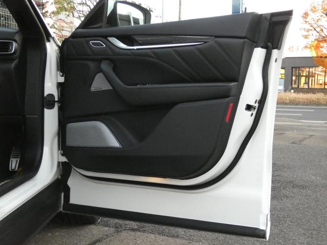 レヴァンテ グランスポーツ 後期型 右H正規D車 パノラマSR 茶革(ナチュラルレザー) シートヒーター&ベンチレーター カーボンインテ Bowers&Wilkins 全周カメラ Dアシスタンス ソフトクローズD エアサス&Sフックサス 黒キャリパー 純正21AW(45枚目)