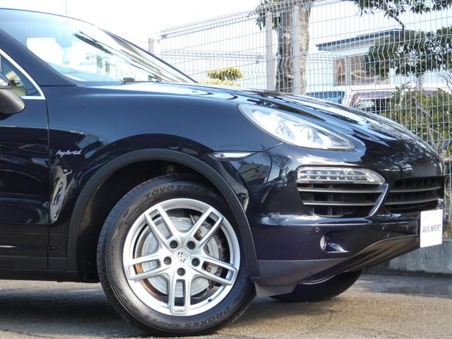 カイエン Ｓ　ハイブリッド　右Ｈ正規Ｄ車　ベージュ革　シートヒーター　純正ナビ地デジ　Ｂカメラ＆ＰＡＳ　クルコン　バイキセノンＨＬ　電動Ｒゲート　サーボトロニック　純正１９インチＡＷ（7枚目）