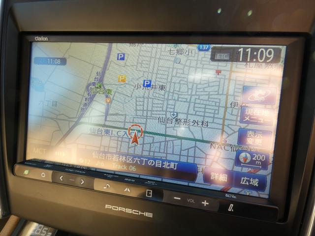 カイエン Ｓ　ハイブリッド　右Ｈ正規Ｄ車　ベージュ革　シートヒーター　純正ナビ地デジ　Ｂカメラ＆ＰＡＳ　クルコン　バイキセノンＨＬ　電動Ｒゲート　サーボトロニック　純正１９インチＡＷ（10枚目）