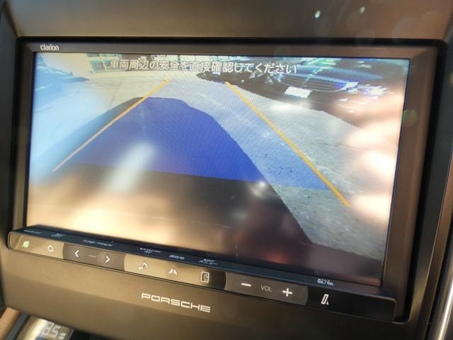 カイエン Ｓ　ハイブリッド　右Ｈ正規Ｄ車　ベージュ革　シートヒーター　純正ナビ地デジ　Ｂカメラ＆ＰＡＳ　クルコン　バイキセノンＨＬ　電動Ｒゲート　サーボトロニック　純正１９インチＡＷ（11枚目）