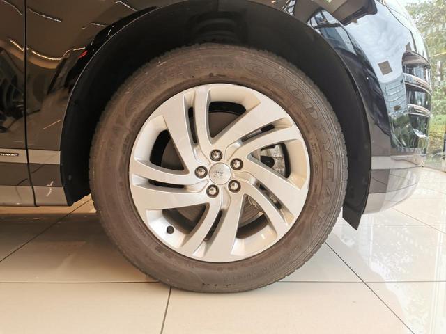 レンジローバーイヴォーク Ｒ－ダイナミック　Ｓ　認定中古車　白黒革シート　フロントシートヒーター　クリアサイトインテリアリアビューミラー　ＡＣＣ　プレミアムＬＥＤヘッドライト　パワーテールゲート　純正１８インチＡＷ（8枚目）
