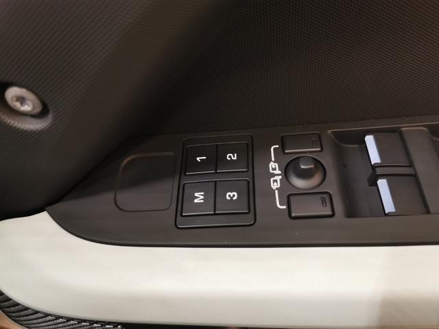 ディフェンダー 110X-ダイナミックSE D300 1オーナー 黒シート MERIDIANサウンド 電子制御エアサスペンション インタラクティブドライバーディスプレイ メモリーシート 20インチアルミホイール ブライトエクステリアパック ACC(12枚目)