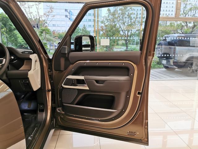 ディフェンダー 110X-ダイナミックSE D300 1オーナー 黒シート MERIDIANサウンド 電子制御エアサスペンション インタラクティブドライバーディスプレイ メモリーシート 20インチアルミホイール ブライトエクステリアパック ACC(46枚目)