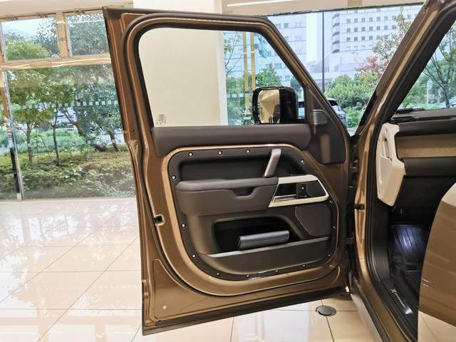 ディフェンダー 110X-ダイナミックSE D300 1オーナー 黒シート MERIDIANサウンド 電子制御エアサスペンション インタラクティブドライバーディスプレイ メモリーシート 20インチアルミホイール ブライトエクステリアパック ACC(50枚目)