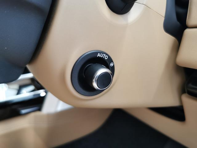 レンジローバー オートバイオグラフィーＰ５１０ｅスタンダドホイルベス　認定中古車　１オーナー　茶革シート　サンルーフ　全席シートＨ＆Ｃ　フロントシートマッサージ　ＨＵＤ　電動サイドステップ　ＣｌｅａｒＳｉｇｈｔテリアリアビューミラー　ＭＥＲＩＤＩＡＮ　純正２２インチＡＷ（22枚目）