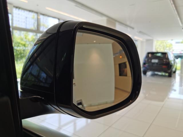 レンジローバー オートバイオグラフィーＰ５１０ｅスタンダドホイルベス　認定中古車　１オーナー　茶革シート　サンルーフ　全席シートＨ＆Ｃ　フロントシートマッサージ　ＨＵＤ　電動サイドステップ　ＣｌｅａｒＳｉｇｈｔテリアリアビューミラー　ＭＥＲＩＤＩＡＮ　純正２２インチＡＷ（24枚目）