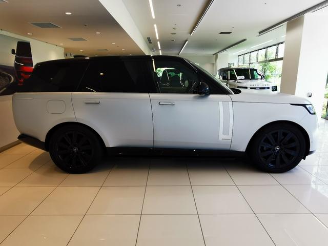 レンジローバー オートバイオグラフィーＰ５１０ｅスタンダドホイルベス　認定中古車　１オーナー　茶革シート　サンルーフ　全席シートＨ＆Ｃ　フロントシートマッサージ　ＨＵＤ　電動サイドステップ　ＣｌｅａｒＳｉｇｈｔテリアリアビューミラー　ＭＥＲＩＤＩＡＮ　純正２２インチＡＷ（30枚目）