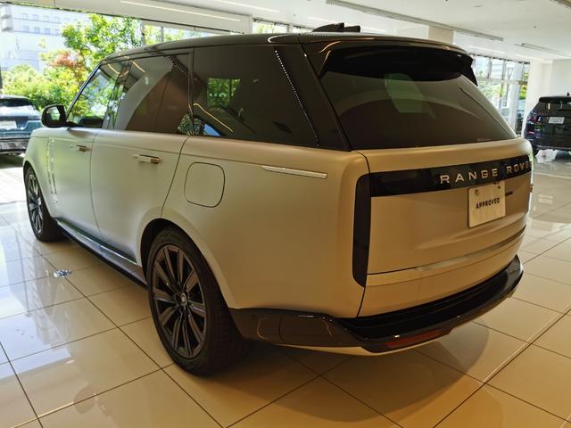 レンジローバー オートバイオグラフィーＰ５１０ｅスタンダドホイルベス　認定中古車　１オーナー　茶革シート　サンルーフ　全席シートＨ＆Ｃ　フロントシートマッサージ　ＨＵＤ　電動サイドステップ　ＣｌｅａｒＳｉｇｈｔテリアリアビューミラー　ＭＥＲＩＤＩＡＮ　純正２２インチＡＷ（31枚目）