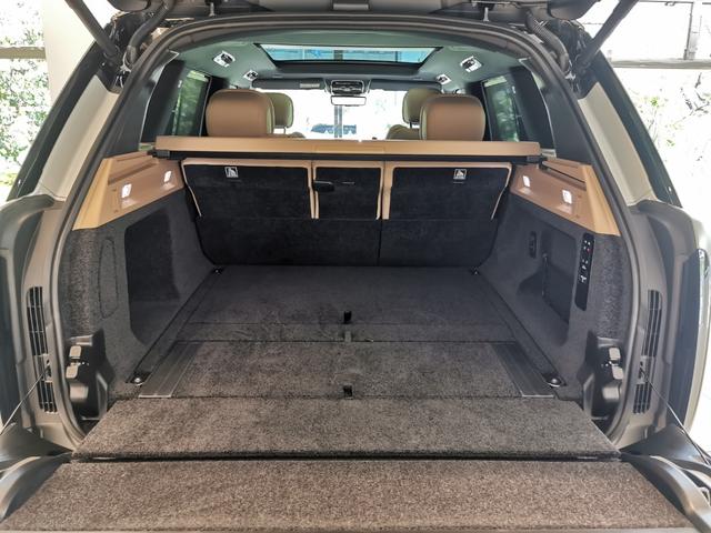 レンジローバー オートバイオグラフィーＰ５１０ｅスタンダドホイルベス　認定中古車　１オーナー　茶革シート　サンルーフ　全席シートＨ＆Ｃ　フロントシートマッサージ　ＨＵＤ　電動サイドステップ　ＣｌｅａｒＳｉｇｈｔテリアリアビューミラー　ＭＥＲＩＤＩＡＮ　純正２２インチＡＷ（34枚目）