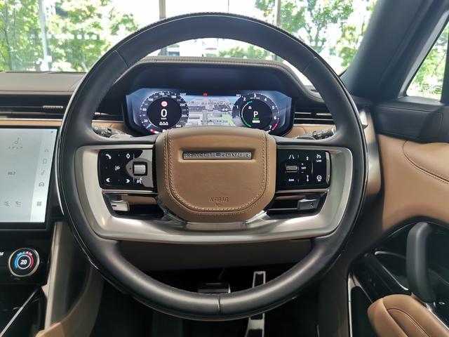 レンジローバー オートバイオグラフィーＰ５１０ｅスタンダドホイルベス　認定中古車　１オーナー　茶革シート　サンルーフ　全席シートＨ＆Ｃ　フロントシートマッサージ　ＨＵＤ　電動サイドステップ　ＣｌｅａｒＳｉｇｈｔテリアリアビューミラー　ＭＥＲＩＤＩＡＮ　純正２２インチＡＷ（36枚目）